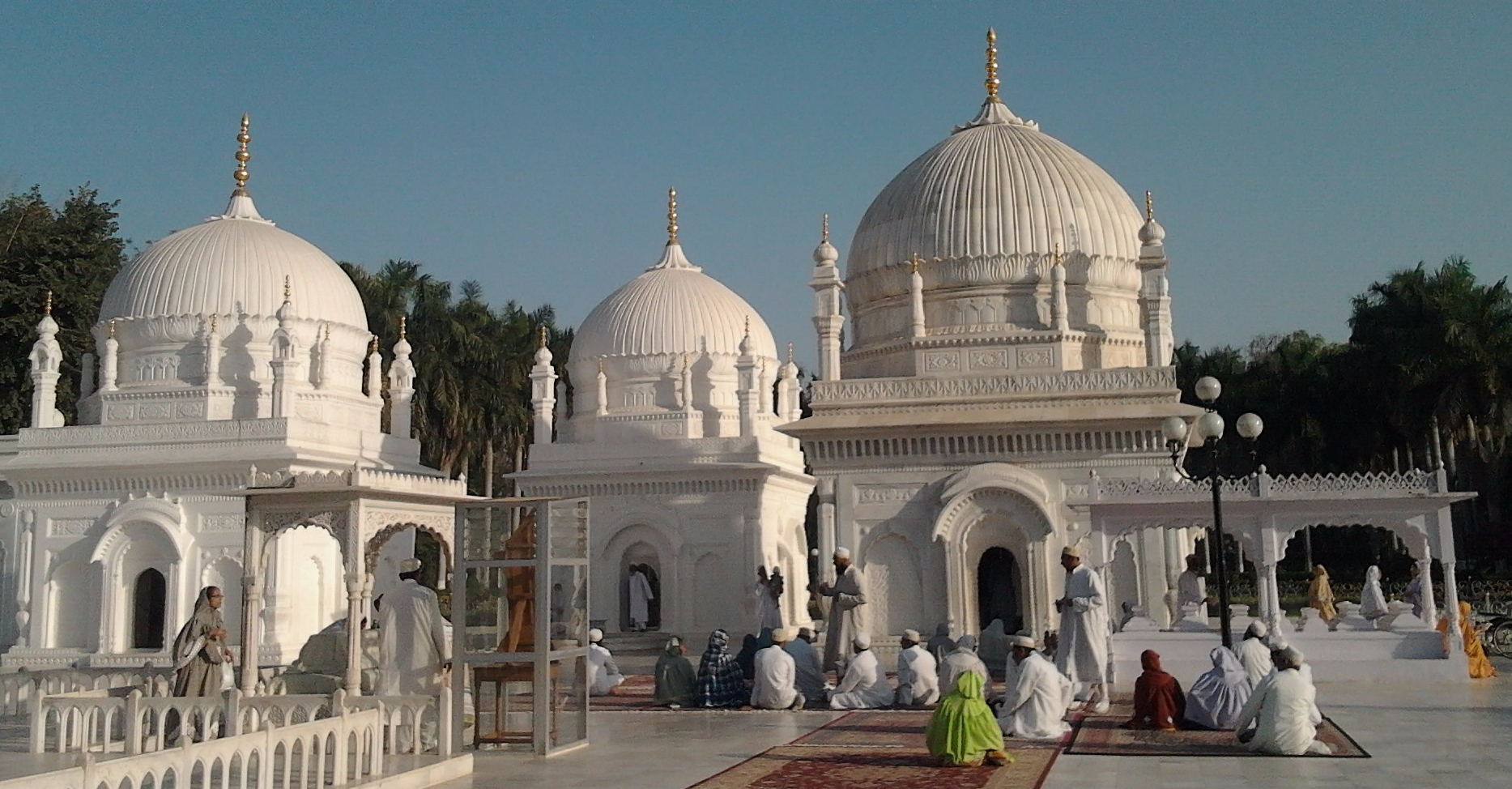 mausoleum_dawoodi_bohra_duwatburhanpur_era-e1493278745165.jpg